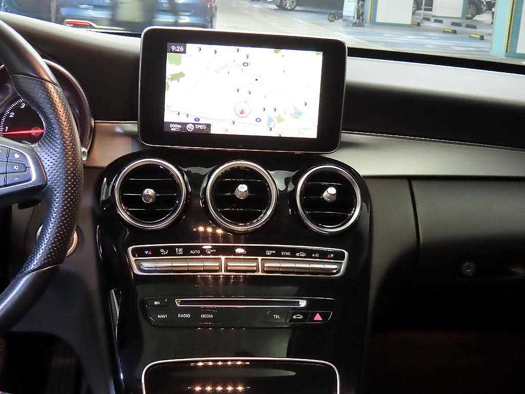 Mercedes-Benz C-Class — photo 11