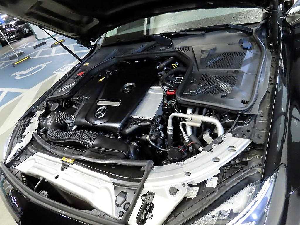 Mercedes-Benz C-Class — photo 19