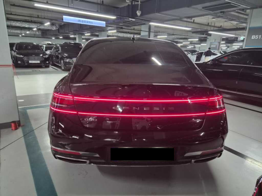Genesis G90 — photo 05
