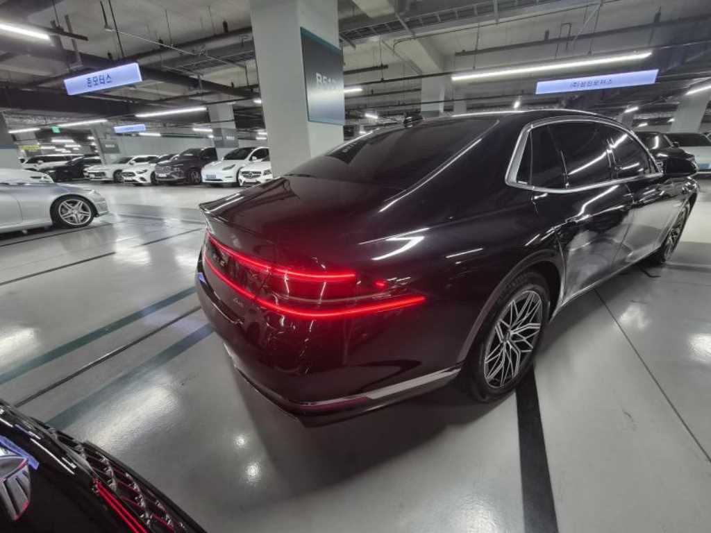 Genesis G90 — photo 06