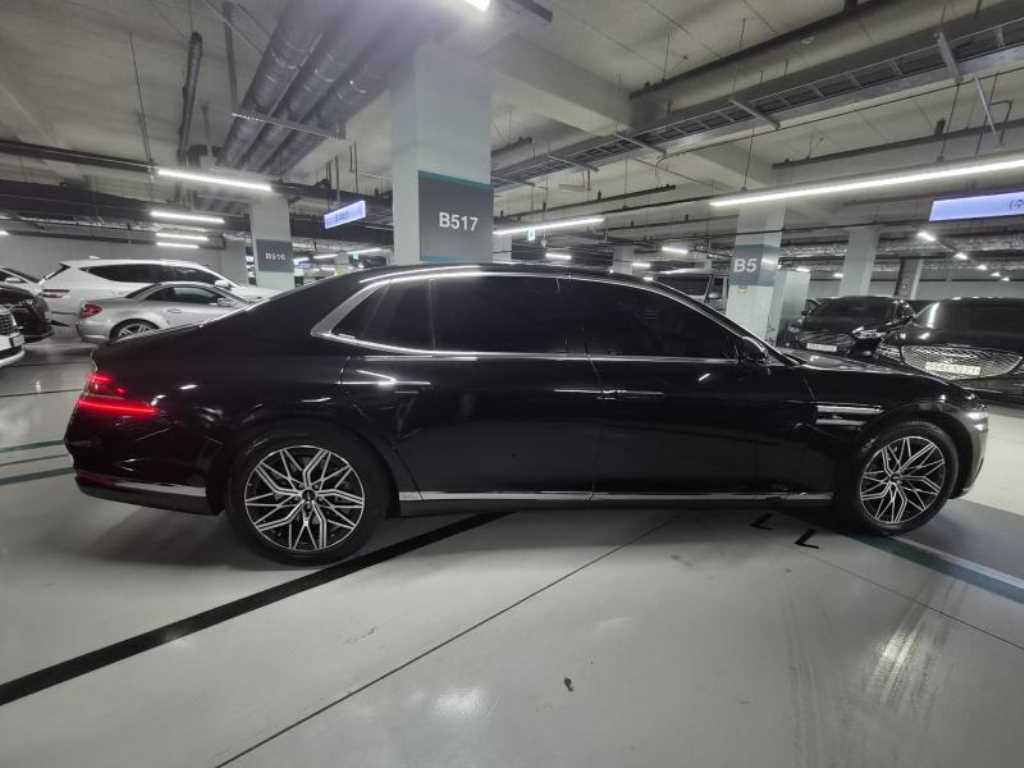 Genesis G90 — photo 07