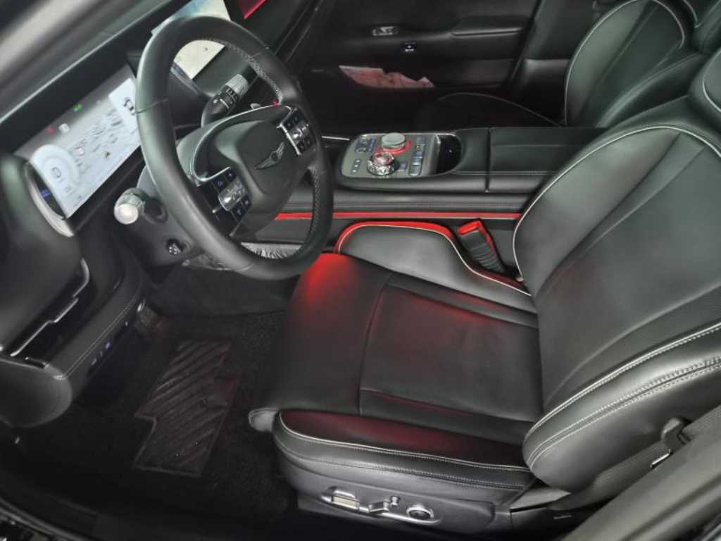 Genesis G90 — photo 10