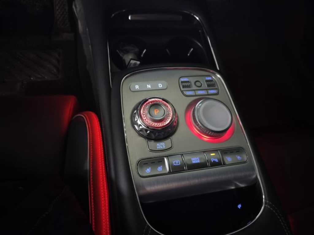 Genesis G90 — photo 14
