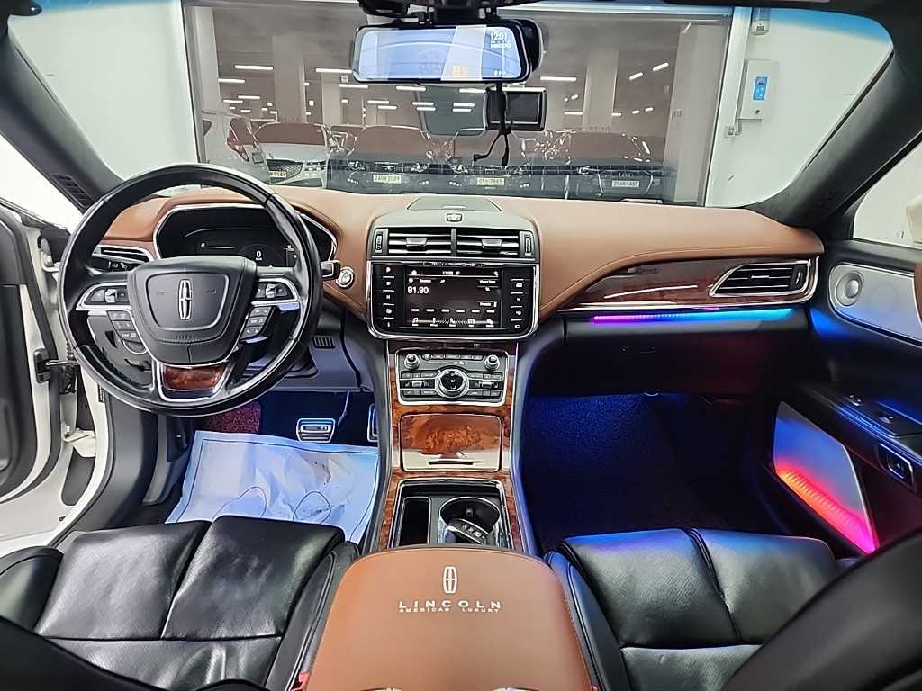 Lincoln Continental — photo 07