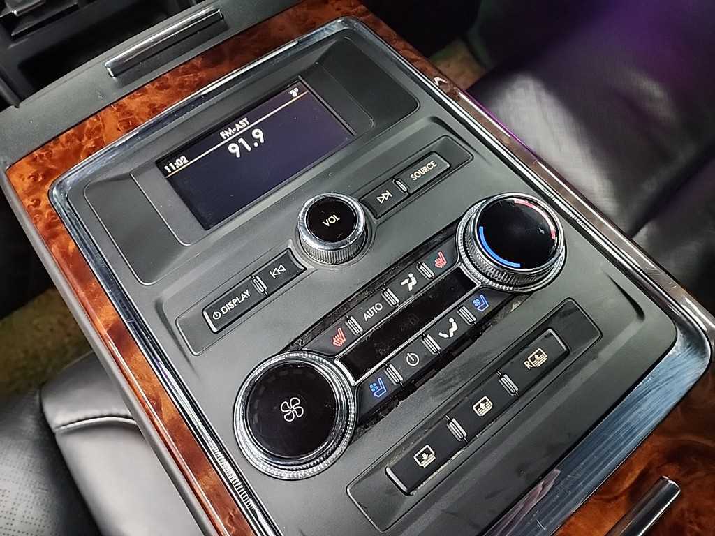 Lincoln Continental — photo 14