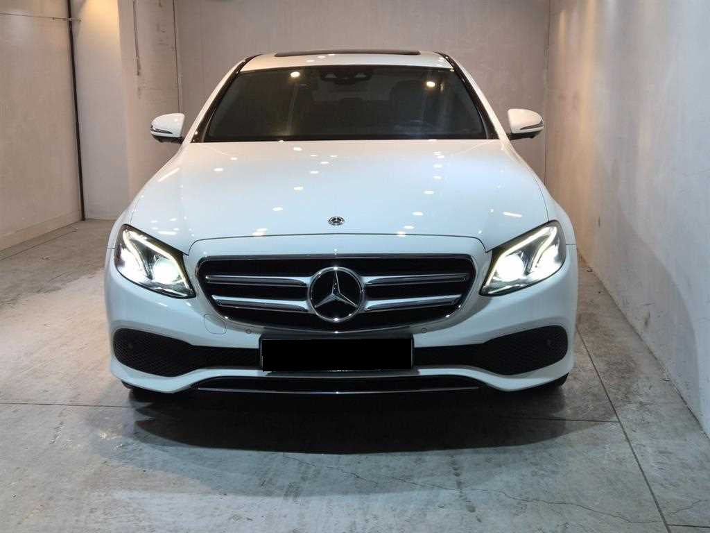 Mercedes-Benz E-Class — photo 01