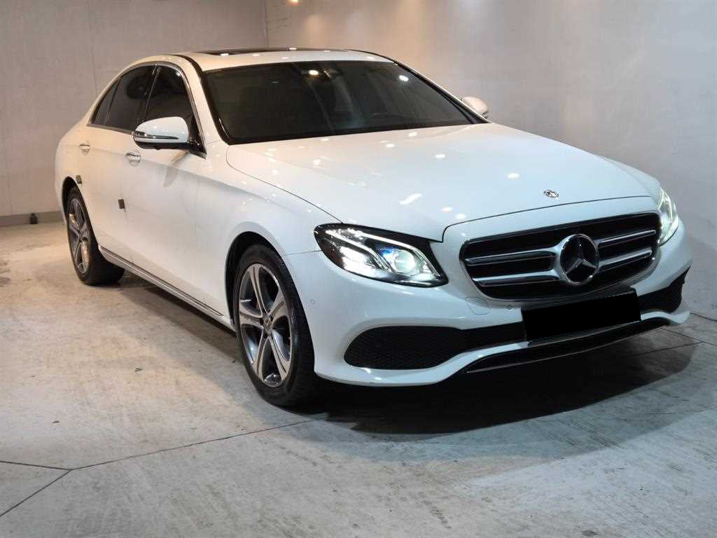 Mercedes-Benz E-Class — photo 02