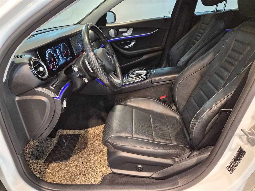 Mercedes-Benz E-Class — photo 10