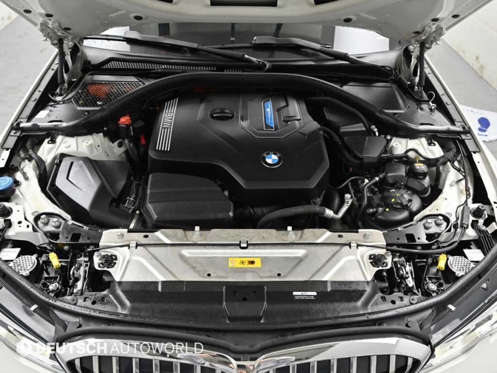 BMW 3-Series — photo 06