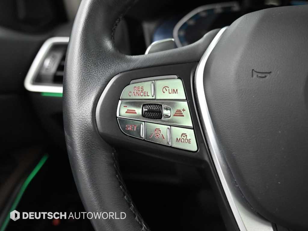 BMW 3-Series — photo 17