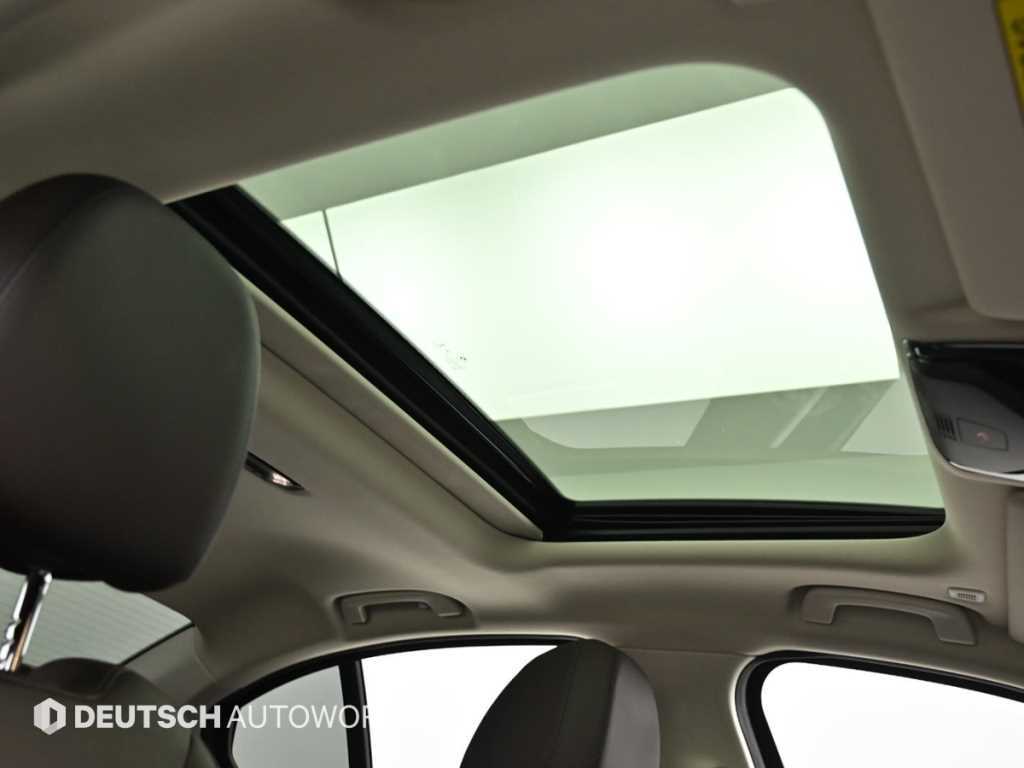 BMW 3-Series — photo 18