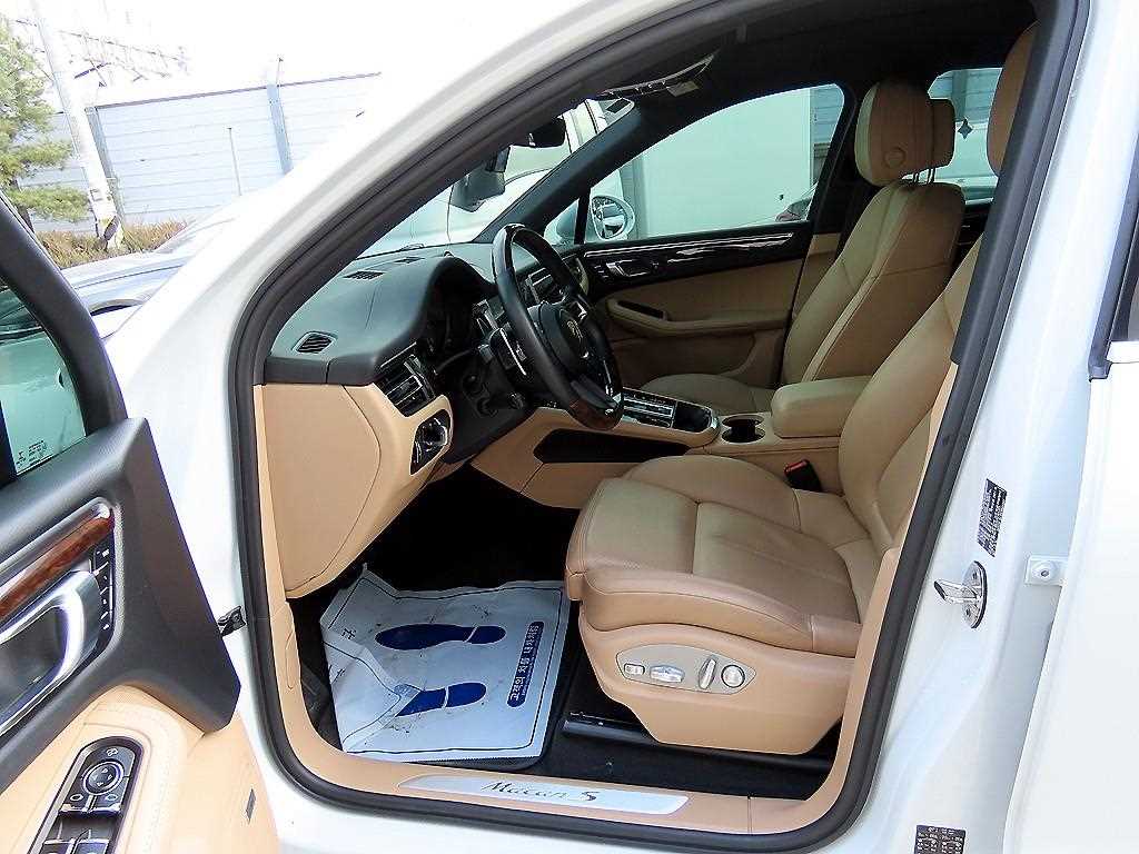 Porsche Macan — photo 05