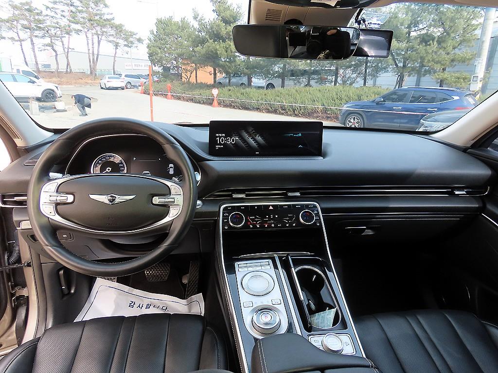 Genesis GV80 — photo 07