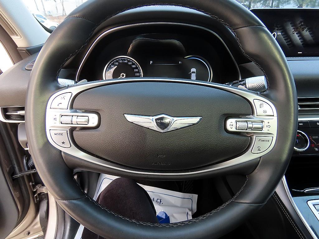 Genesis GV80 — photo 08