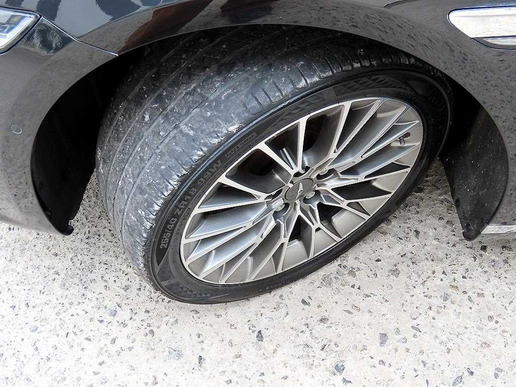 Genesis G80 — photo 20