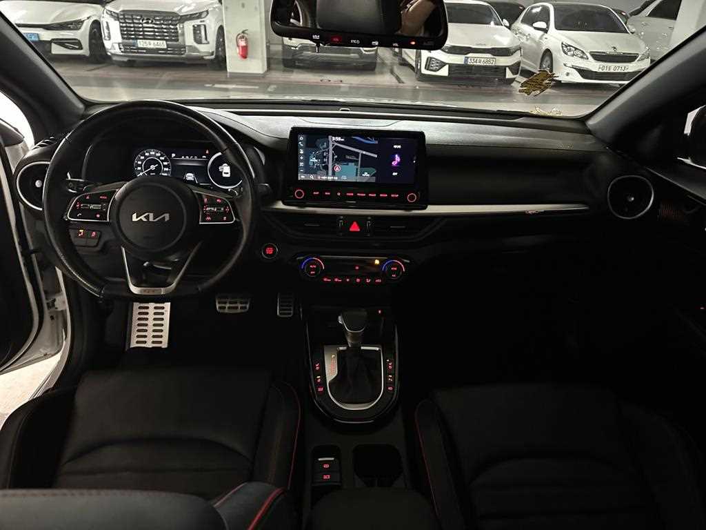 Kia K3 — photo 08