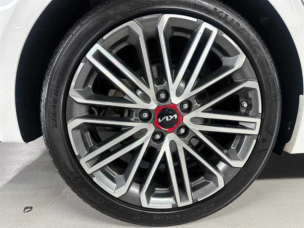 Kia K3 — photo 19