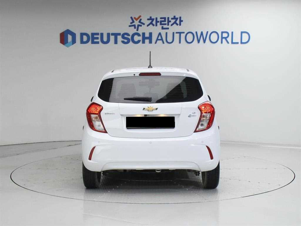 CHEVROLET Spark — photo 04