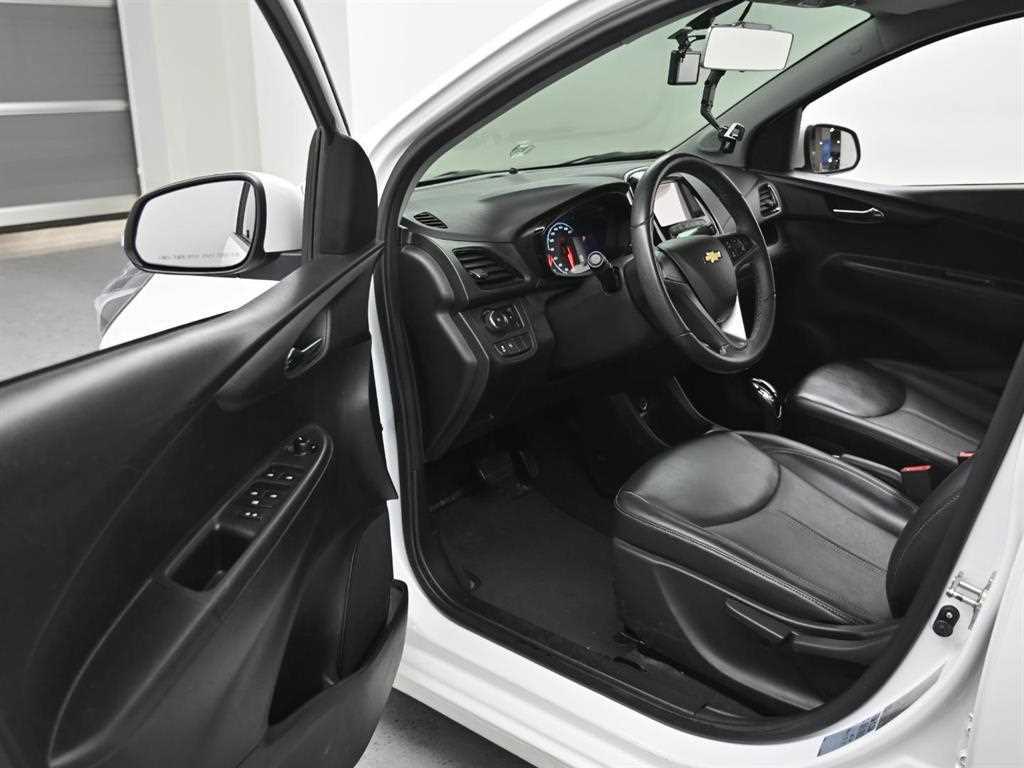 CHEVROLET Spark — photo 11