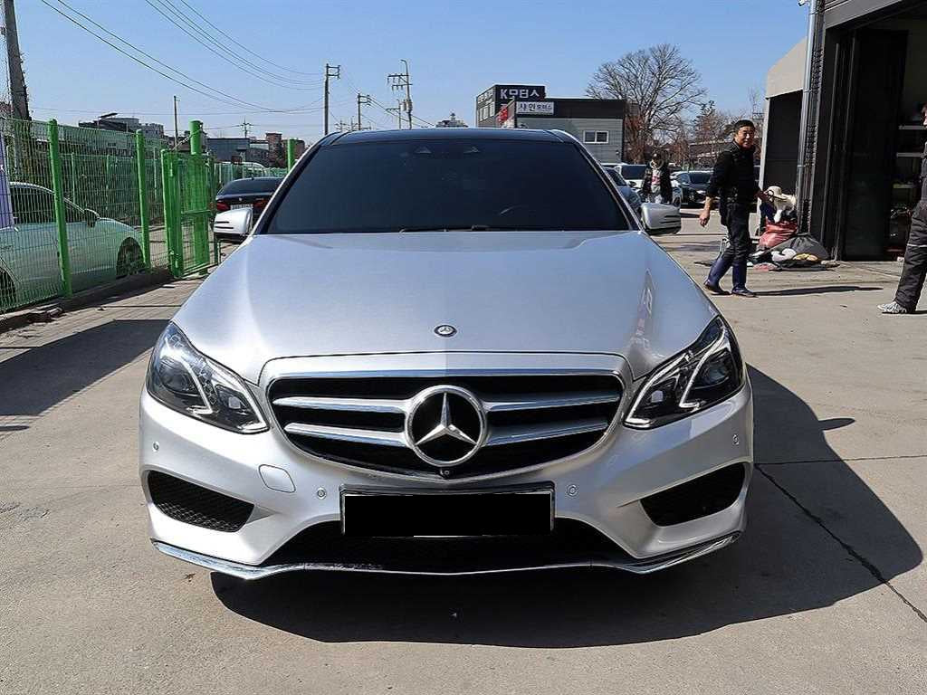 Mercedes-Benz E-Class — photo 01