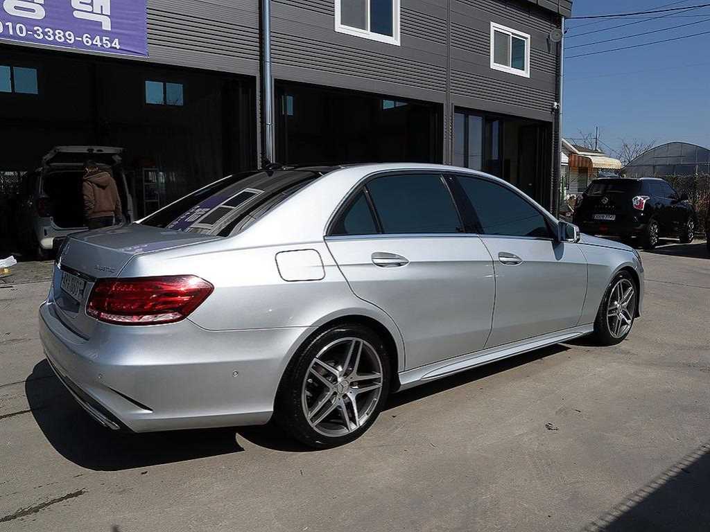 Mercedes-Benz E-Class — photo 03