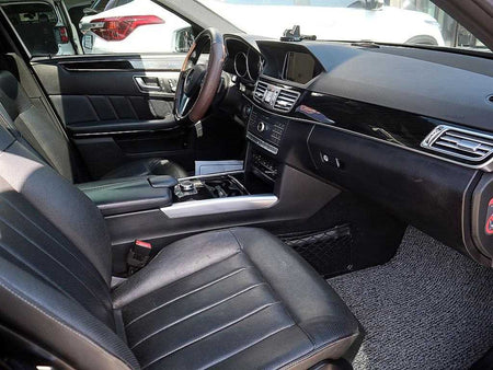Mercedes-Benz E-Class — photo 13