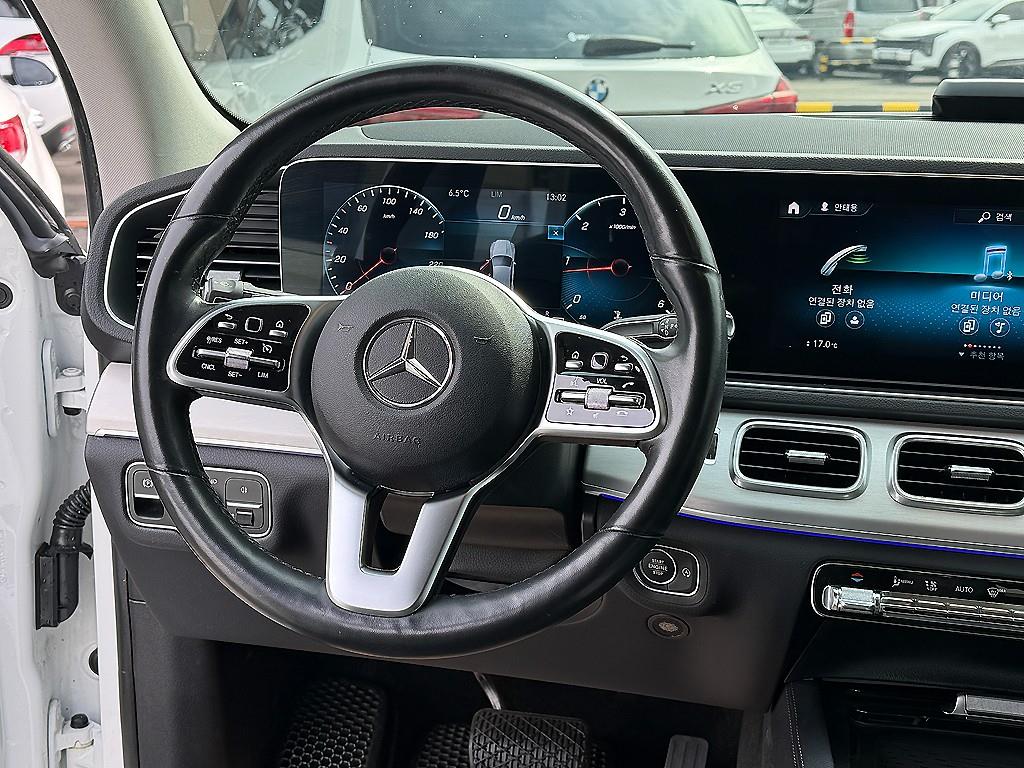 Mercedes-Benz GLE-Class — photo 08