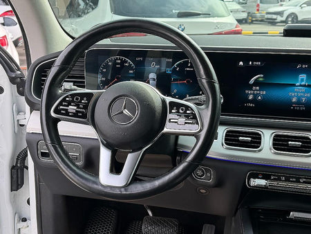 Mercedes-Benz GLE-Class — photo 08