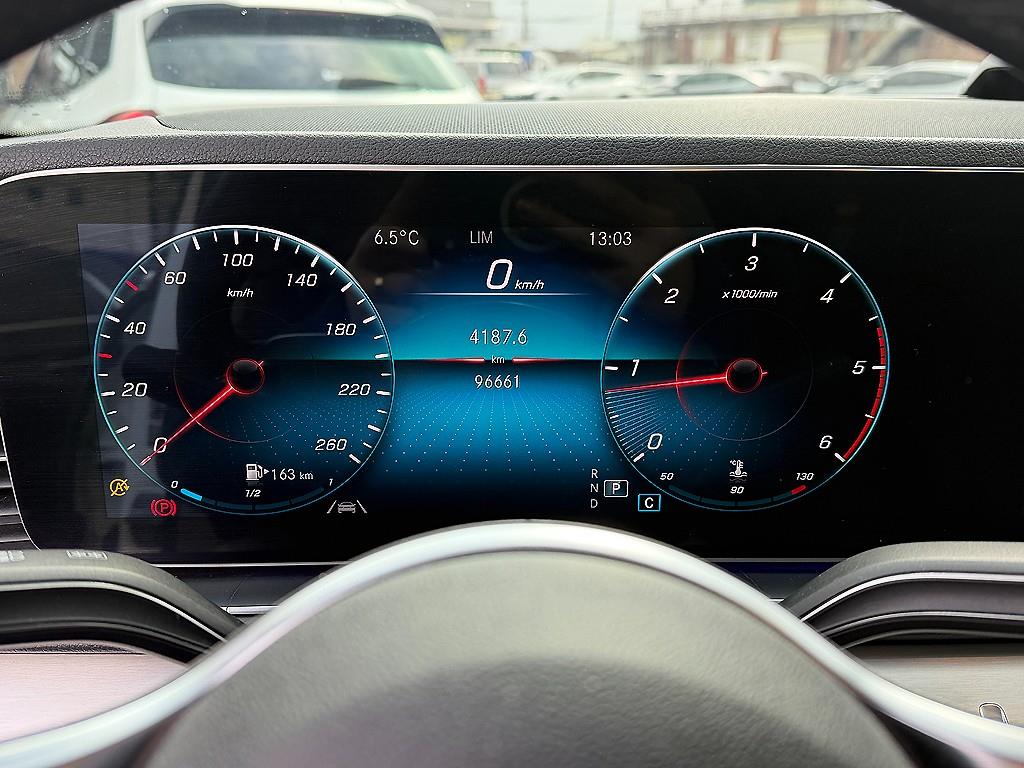 Mercedes-Benz GLE-Class — photo 09