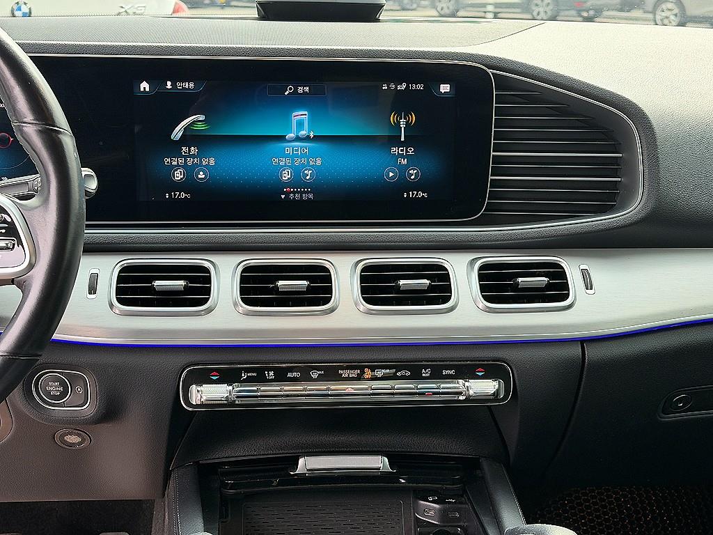 Mercedes-Benz GLE-Class — photo 10