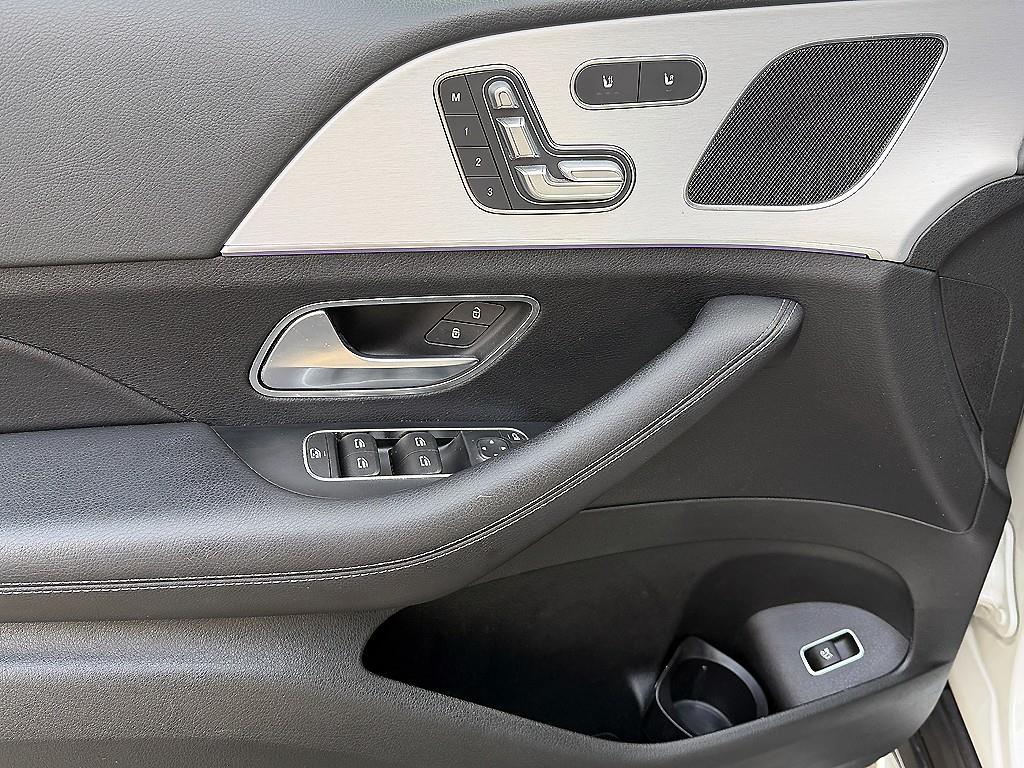 Mercedes-Benz GLE-Class — photo 12