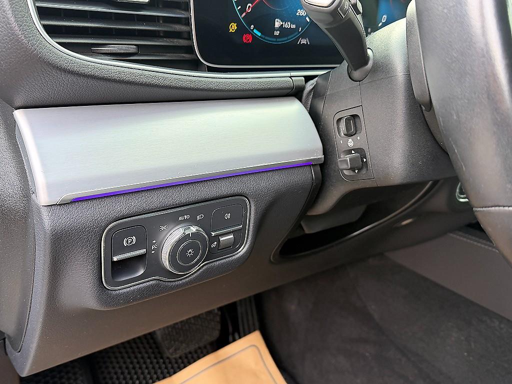 Mercedes-Benz GLE-Class — photo 13