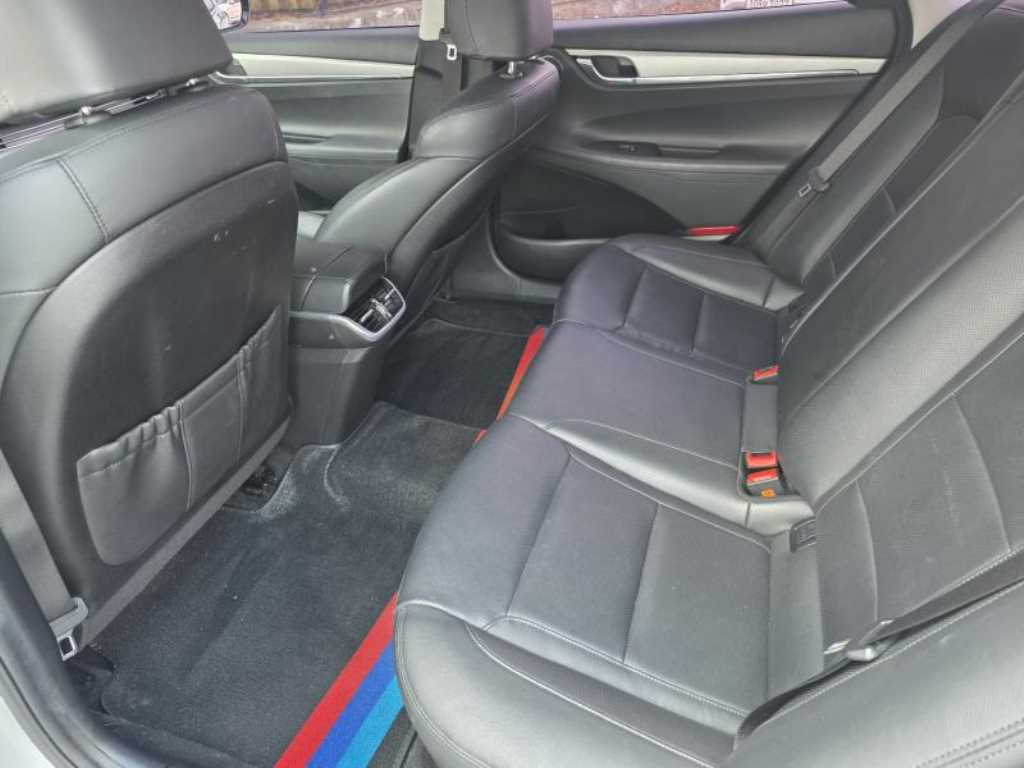 Hyundai Grandeur — photo 12