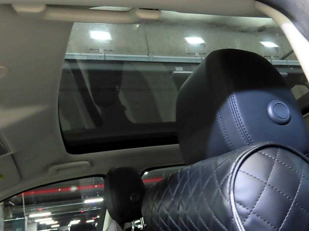 Land Rover Discovery Sport — photo 16