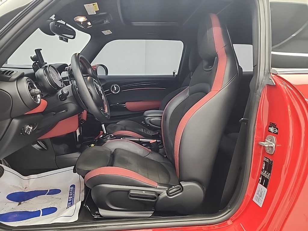 Mini Cooper — photo 11