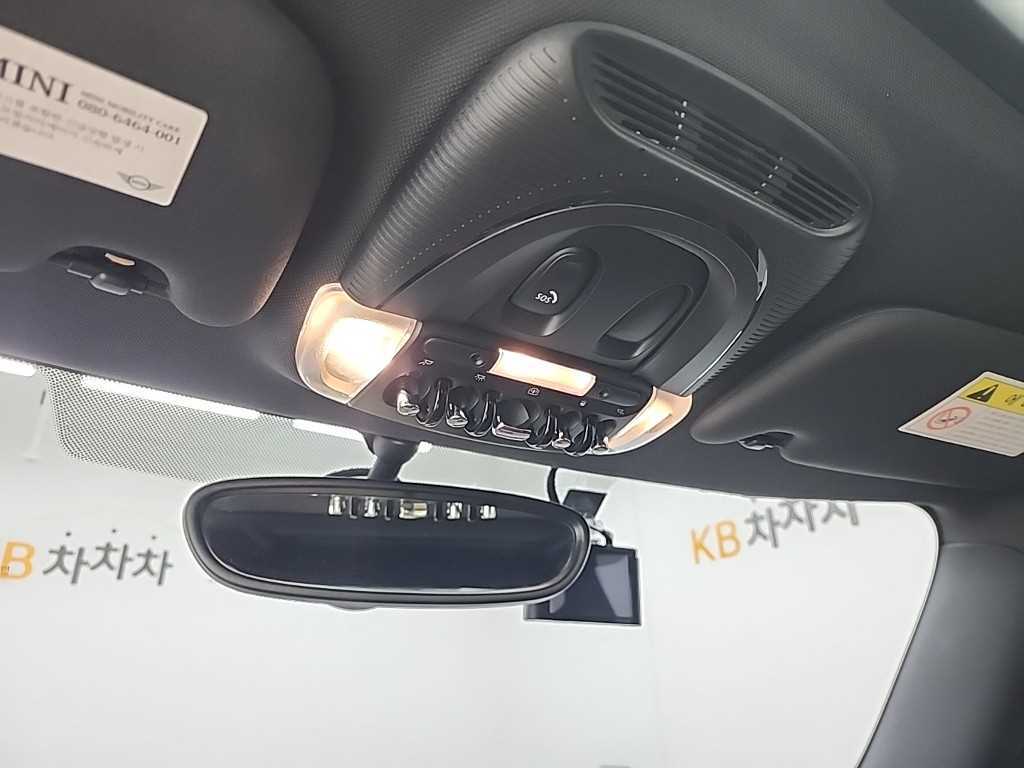Mini Cooper — photo 16