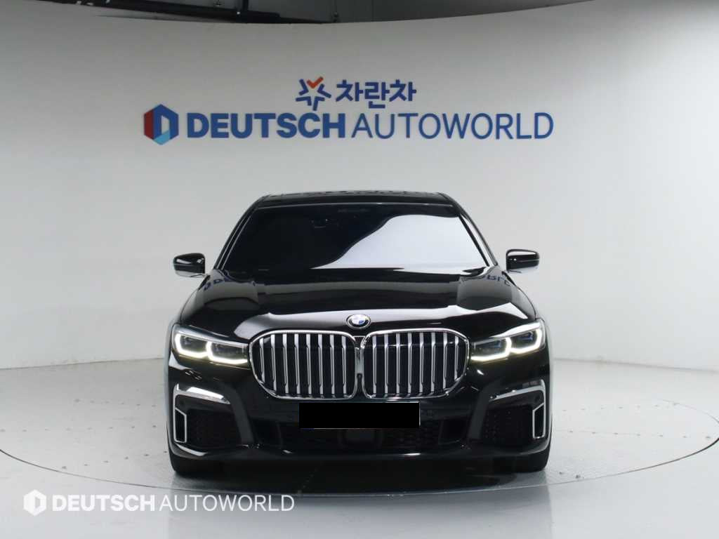BMW 7-Series — photo 03