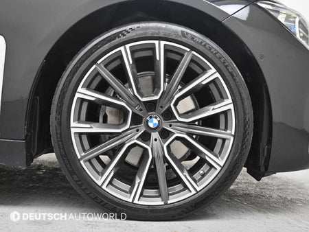 BMW 7-Series — photo 05
