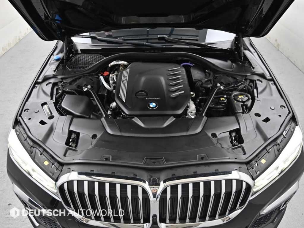 BMW 7-Series — photo 06
