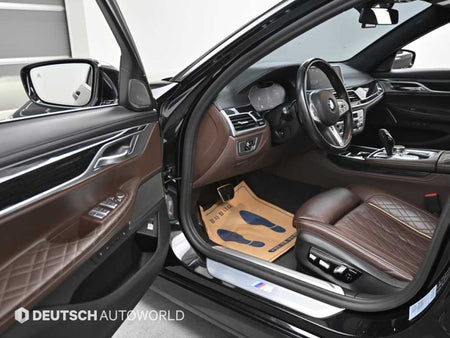 BMW 7-Series — photo 11