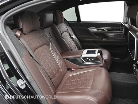 BMW 7-Series — photo 12