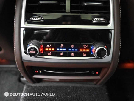 BMW 7-Series — photo 16