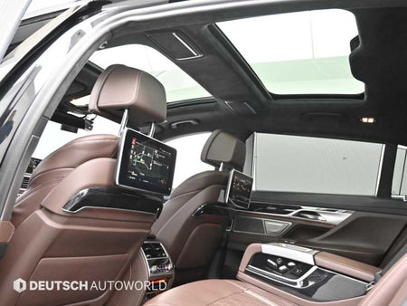 BMW 7-Series — photo 18