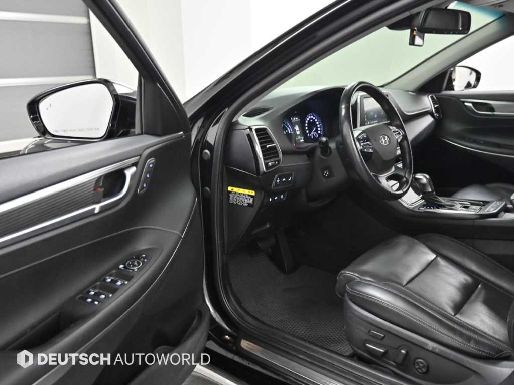 Hyundai Grandeur — photo 11