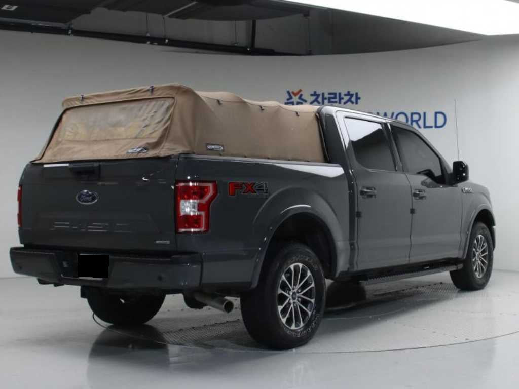 Ford F150 — photo 02