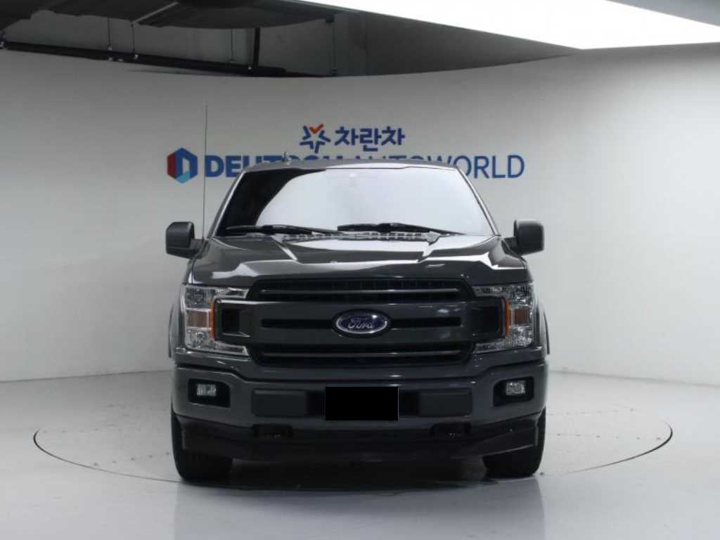 Ford F150 — photo 03