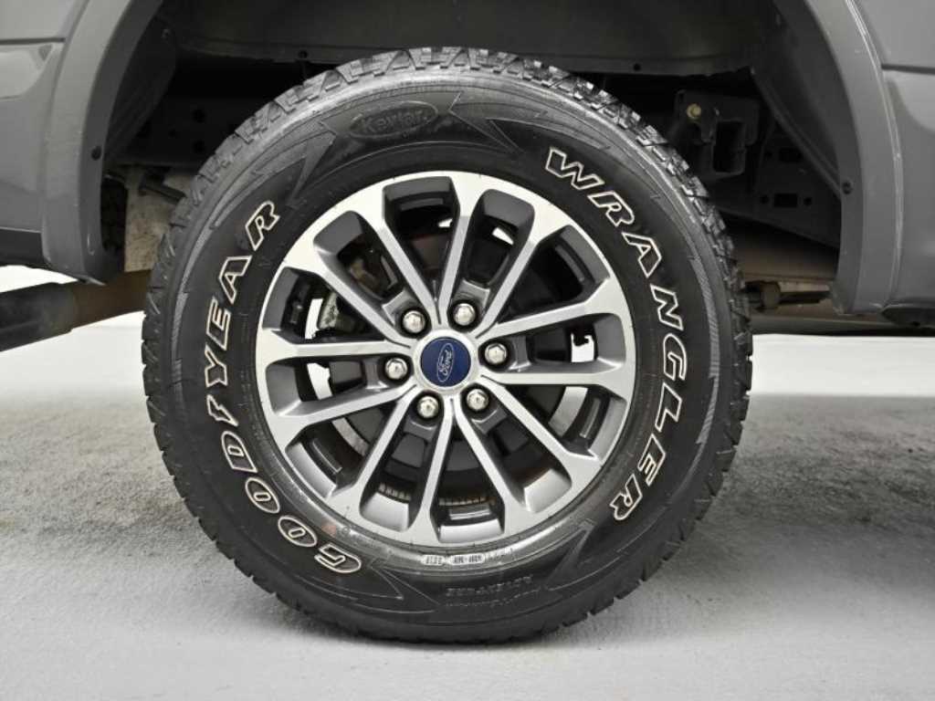 Ford F150 — photo 05