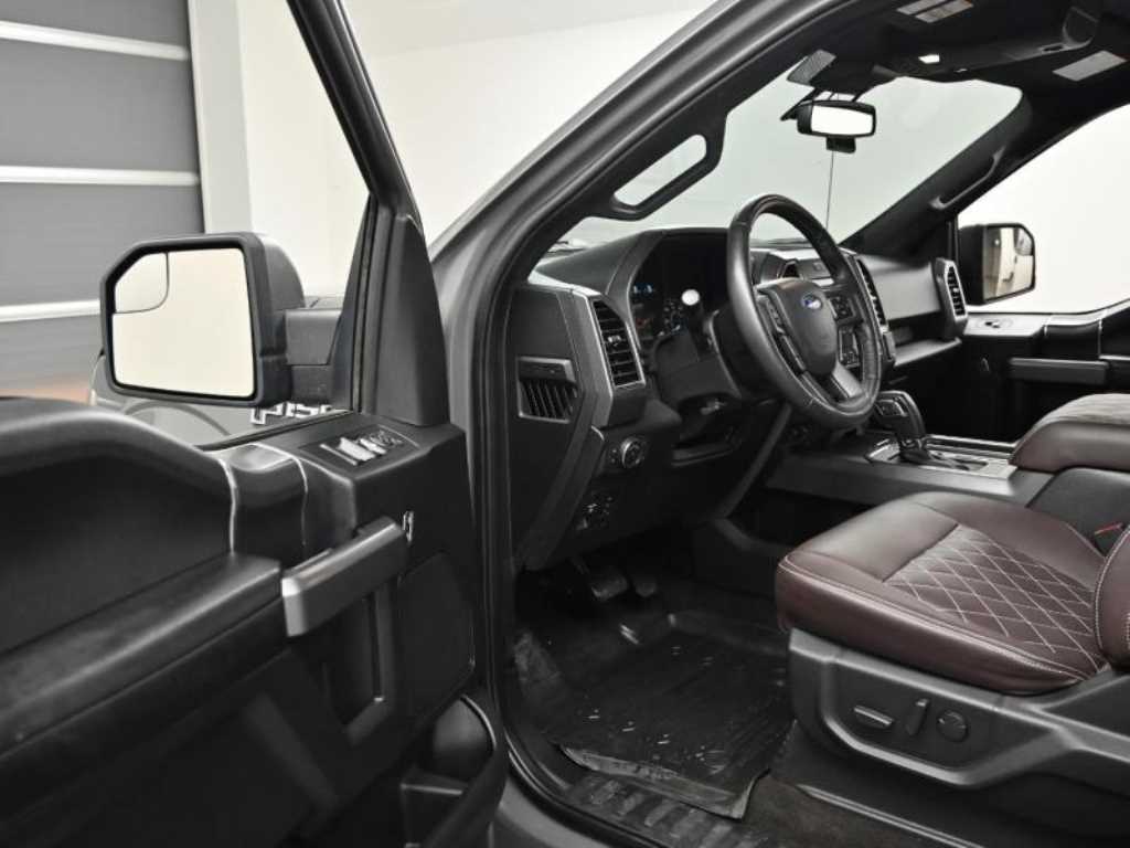 Ford F150 — photo 11