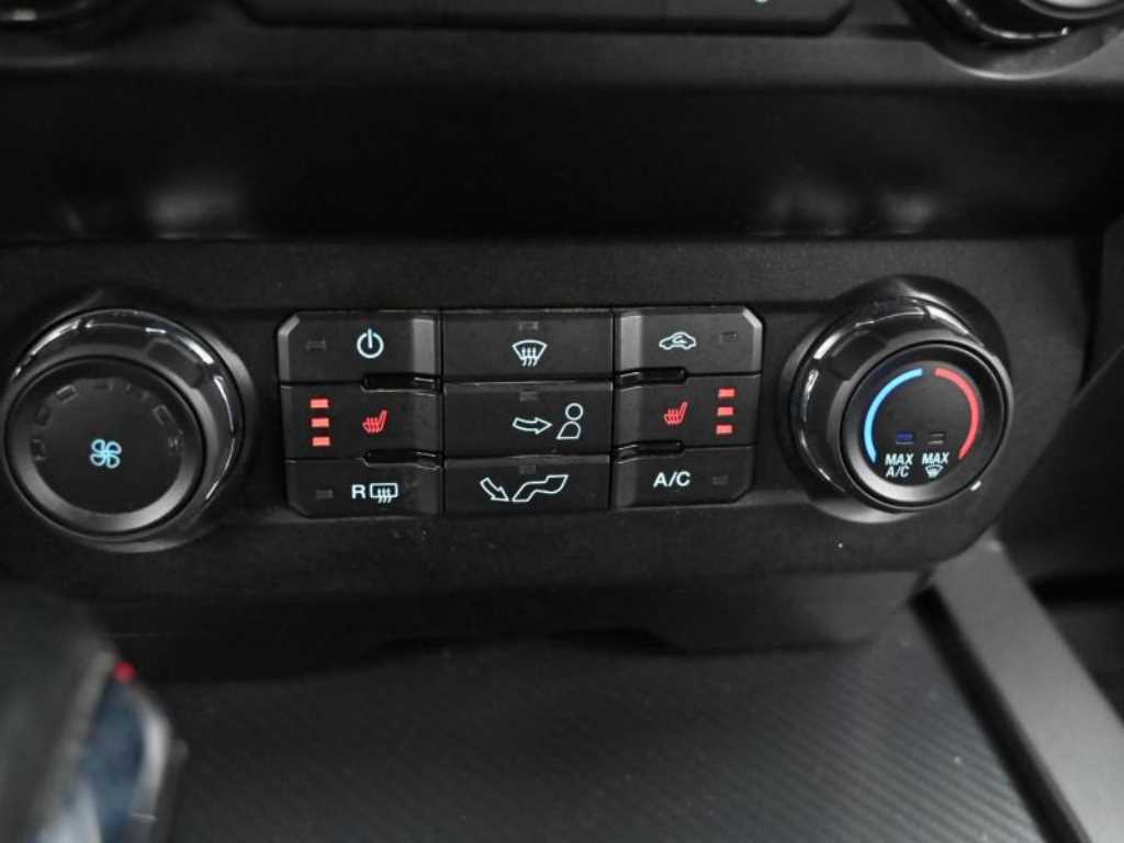 Ford F150 — photo 17