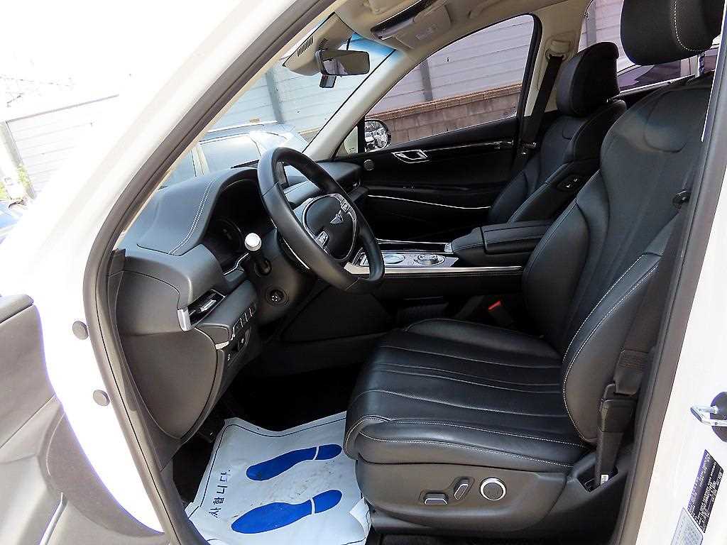 Genesis GV80 — photo 05
